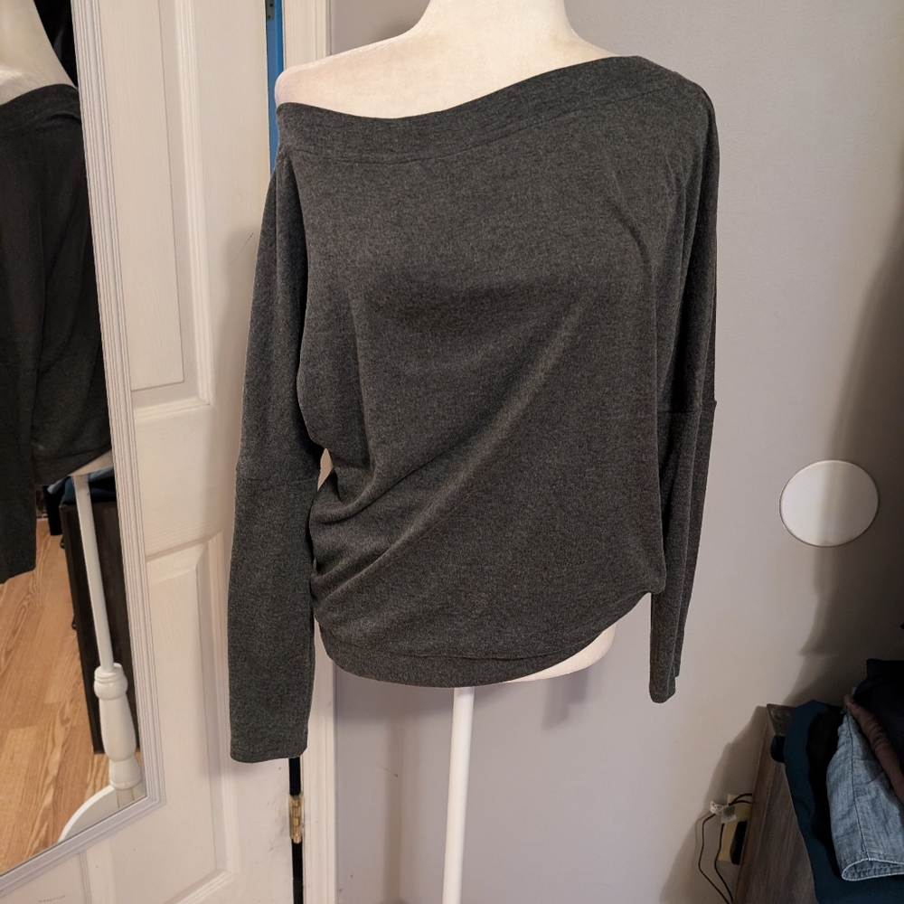 Nwt women's gray top